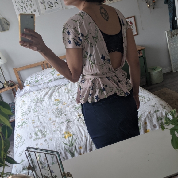 Floral waist tie deep V peplum top - Picture 7 of 9